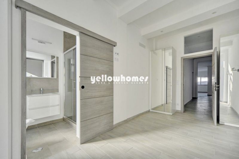 Apartamento elegante com dois quartos, renovado, na zona histórica de Loulé